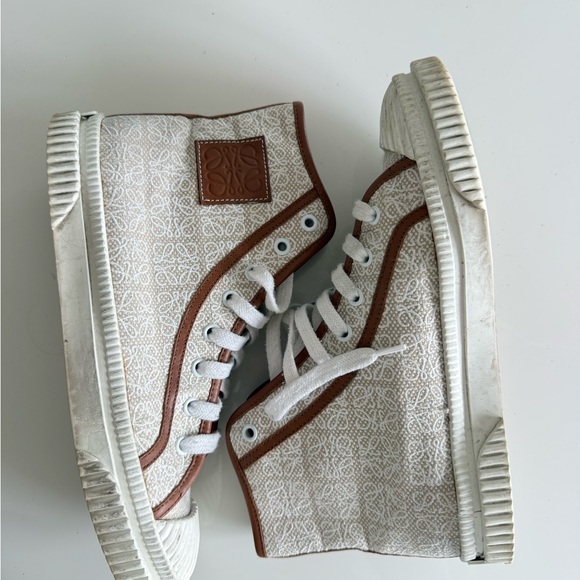Loewe Shoes - Loewe High-Top Sneakers